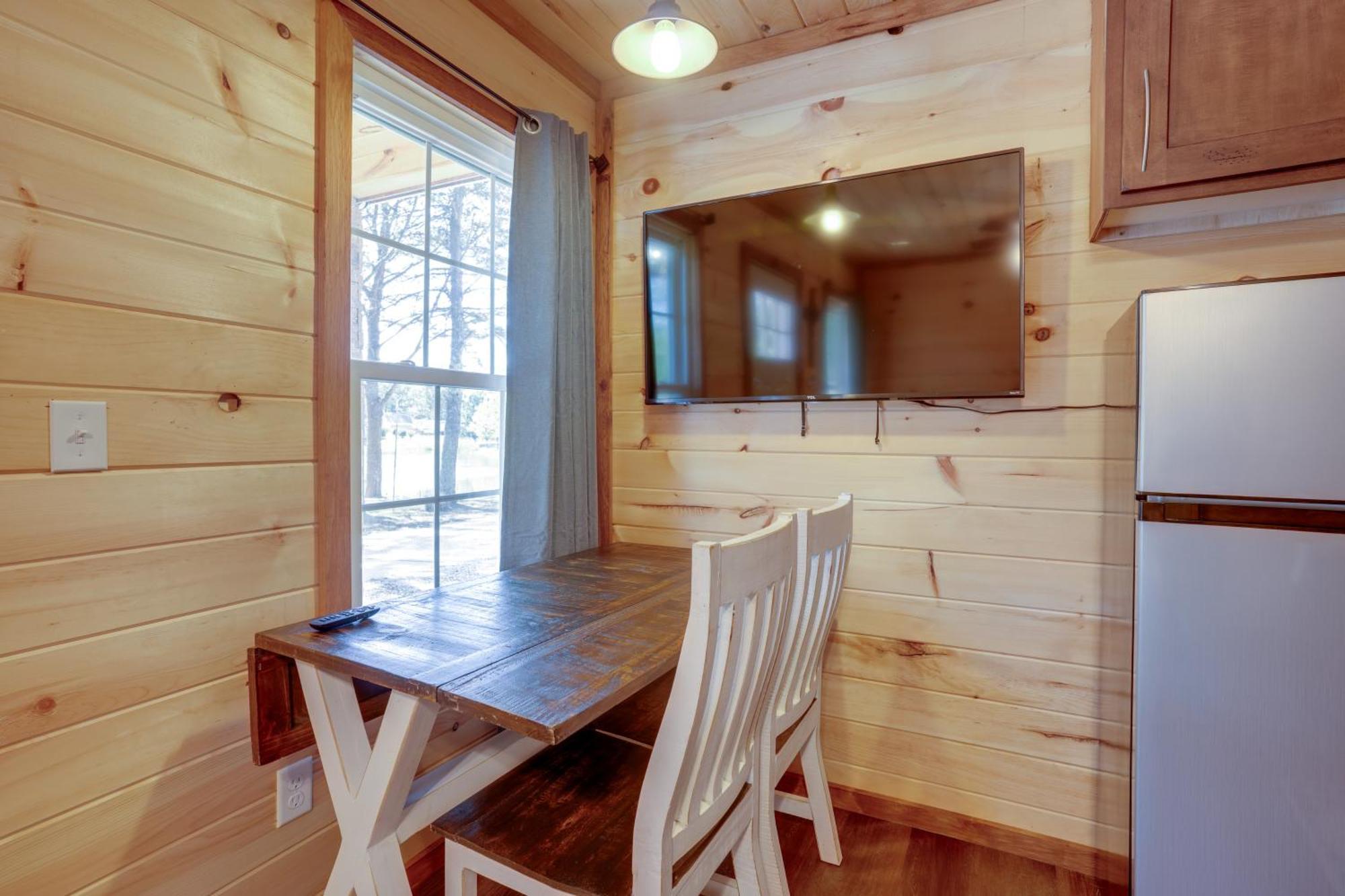 Lakeside Trenton Cabin On 7-Acre Property! Luaran gambar