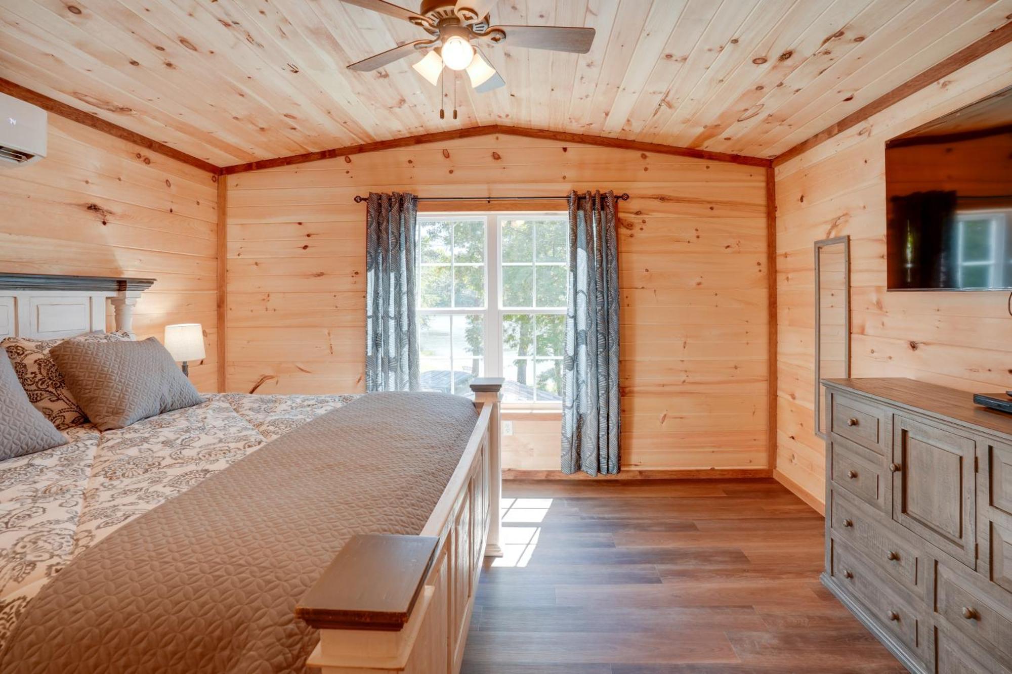 Lakeside Trenton Cabin On 7-Acre Property! Luaran gambar